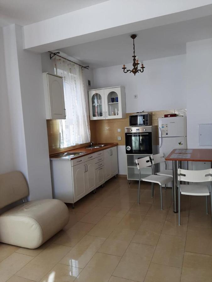 Arad Chic Apartament Uta Extérieur photo